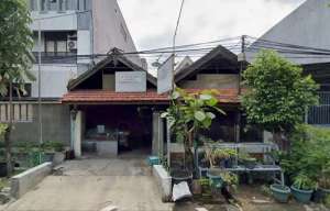 RUMAH JL TUMAPEL PUSAT KOTA, SELANGKAH KE RAYA DARMO lokasi di Tegalsari, tersedia melalui melalui situs Olx