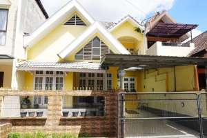 Rumah Luas 5 Kamar Tidur Hadap Timur 15 Mnt ke pesona Square J-15814 lokasi di Pancoran Mas, tersedia melalui melalui situs Olx