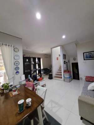 Rumah luas tanah 120 di emerald residence bintaro sektor 9 3,4 m NEGO lokasi di Pondok Aren, tersedia melalui melalui situs Olx