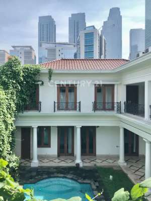 Rumah Luxury Di Area Scbd Dan Widya Chandra Jakarta Selatan lokasi di Kebayoran Baru, tersedia melalui melalui situs Olx
