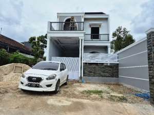 RUMAH MEWAH 2 LANTAI LOKASI STRATEGIS lokasi di Gunung Terang, tersedia melalui melalui situs Olx