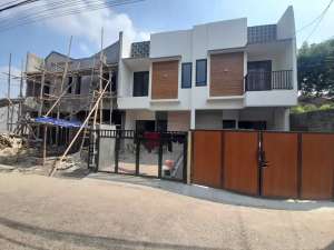 Rumah mewah 2lantai super murah dijatimakmur lokasi dekat jalan raya lokasi di Bekasi Barat, tersedia melalui melalui situs Olx