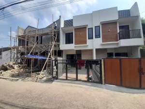 Rumah mewah 2lantai termurah sekota bekasi lokasi dijatimekar kodau lokasi di Jatiwarna, tersedia melalui melalui situs Olx