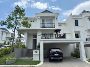 Rumah Mewah Agathis Residence 2 Lantai Hoek Di Summarecon Bogor lokasi di Sukaraja, tersedia melalui melalui situs Olx