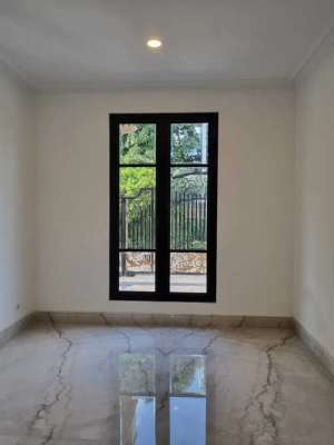 Rumah mewah baru gress di cluster Villa Gading Indah - Kelapa Gading lokasi di Kelapa Gading, tersedia melalui melalui situs Olx