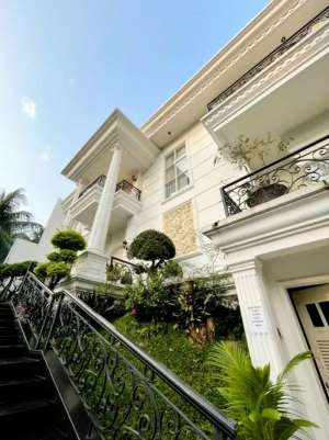 Rumah mewah BSD Taman Tirta Golf lokasi di Bumi Serpong Damai, tersedia melalui melalui situs Olx