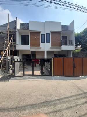 Rumah mewah design modern lokasi bebas banjir dijatimekar kodau lokasi di Bekasi Selatan, tersedia melalui melalui situs Olx