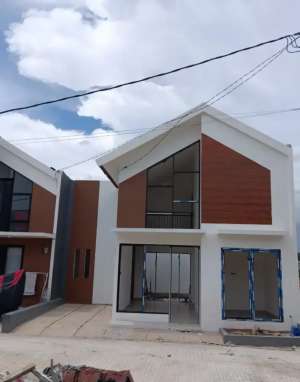 Rumah mewah di Depok , dekat stasiun Depok , Bebas banjir, lokasi di Kebayoran Baru, tersedia melalui melalui situs Olx