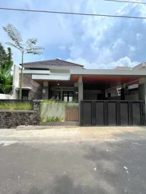 Rumah Mewah Estetik Luas 15 Menit Ke UGM Di Jl Kaliurang Km 13 lokasi di Ngaglik, tersedia melalui melalui situs Olx