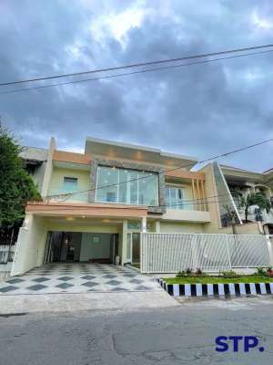 Rumah mewah Kertajaya Indah Timur blok FavoritPRIVATE POOL lokasi di Gubeng, tersedia melalui melalui situs Olx