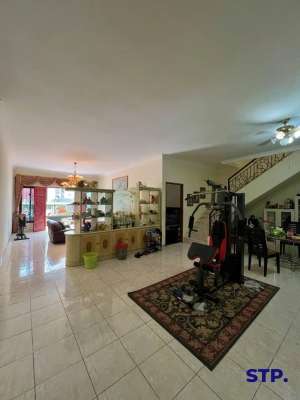 Rumah mewah mediteranian di Darmo Hill Lokasi tengah Surabaya Barat lokasi di Dukuh Pakis, tersedia melalui melalui situs Olx