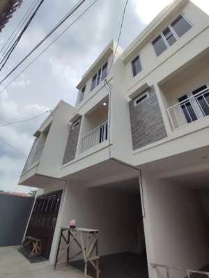 rumah mewah modern di percetakan negara 3 lantai Jakarta pusat lokasi di Cempaka Putih, tersedia melalui melalui situs Olx