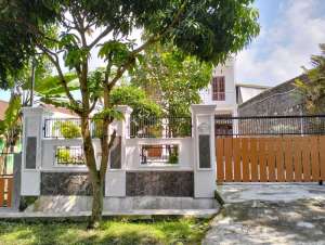 Rumah Mewah Murah area jalan kaliurang km 9 sleman Jogja bonus kosan lokasi di Ngaglik, tersedia melalui melalui situs Olx