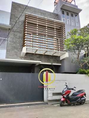 Rumah Minimalis Siap Huni Lokasi Favorite Suryalaya Buah Batu lokasi di Buahbatu (Margacinta), tersedia melalui melalui situs Olx