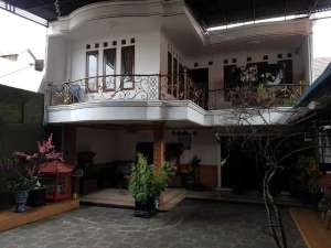 Rumah Modern Style include 3 kios di Jual di Bintara, Bekasi lokasi di Bekasi Barat, tersedia melalui melalui situs Olx