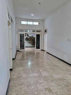 Rumah Modern Taman Gapura lokasi di Gubeng, tersedia melalui melalui situs Olx