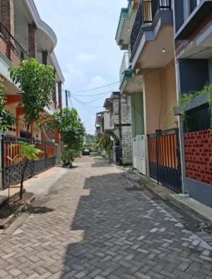 Rumah mungil Strategis lokasi di Jambangan, tersedia melalui melalui situs Olx