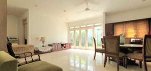 Rumah nyaman di Jl Elang Mas, Tanjung Barat, Pasar Minggu lokasi di Pasar Minggu, tersedia melalui melalui situs Olx