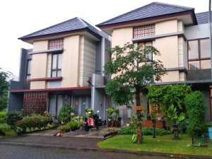 Rumah Rapi 2lantai di Precia Eminent BSD City lokasi di Bumi Serpong Damai, tersedia melalui melalui situs Olx