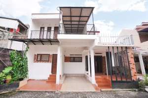 Rumah Seken Free Renovasi di Greenland Forest Park Siap Huni J-18657 lokasi di Pancoran Mas, tersedia melalui melalui situs Olx