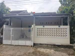 Rumah SHM Strategis 8 Menit ke Pintu Tol Sentul Barat Bisa KPR J-30892 lokasi di Babakan Madang, tersedia melalui melalui situs Olx