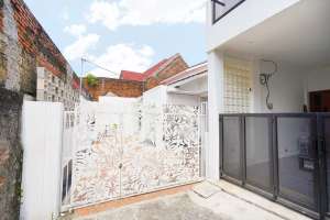 Rumah Strategis Siap Huni 15 Mnt ke Stasiun Halim Dibantu KPR J-22395 lokasi di Duren Sawit, tersedia melalui melalui situs Olx