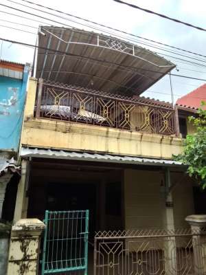 Rumah Terawat 15 Menit ke Stasiun LRT Cikunir 1 Bebas Banjir J-31662 lokasi di Jatiasih, tersedia melalui melalui situs Olx