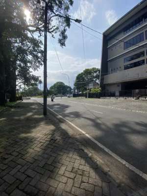 Rumah termurah kawasan idjen boluvard lingkungan elite pusat bisnis lokasi di Klojen, tersedia melalui melalui situs Olx