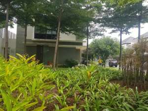 Rumah ujung di btari summarecon bandung lokasi di Gedebage, tersedia melalui melalui situs Olx