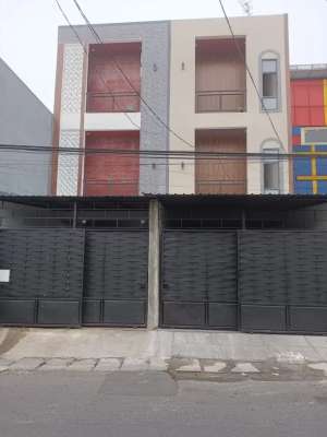 Rumah Usaha Kost Dijual Bangunan Baru Gress Full Furnished Raya Karah lokasi di Jambangan, tersedia melalui melalui situs Olx