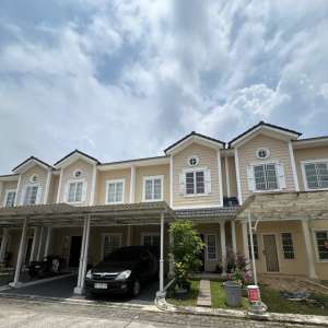 Rumah Villa Terpanjang Komplek Merci Medan Resort City lokasi di Medan Johor, tersedia melalui melalui situs Olx