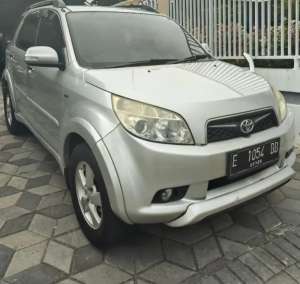 Jual bekas RUSH G AT 2010 DP 10.,lokasi di 