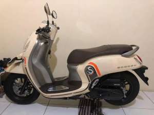Jual bekas scoopy 2021 cream,lokasi di Jagakarsa