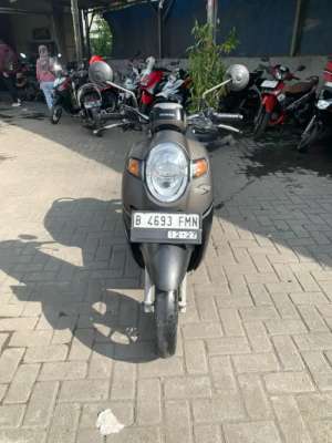 Jual bekas Scoopy donat 2017. Ss lengkap,lokasi di Medan Satria