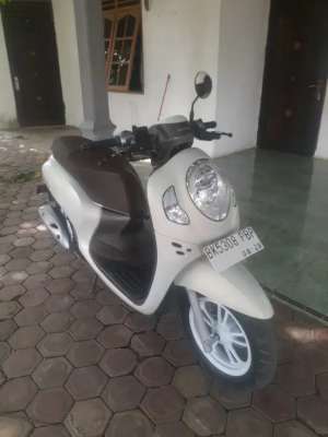 Jual bekas Scoopy keyles lengkap pajak mati plat hidup,lokasi di Medan Johor