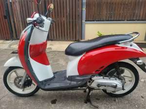 Jual bekas Scoppy 2012 dan beat deluxe,lokasi di Bekasi Selatan