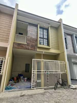 Sisa 1 unit Rumah baru minimalis di Lebak Arum Kenjeran Surabaya lokasi di Kenjeran, tersedia melalui melalui situs Olx