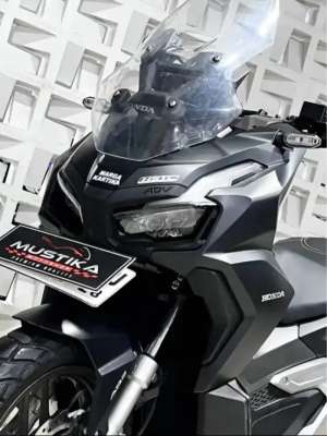 Jual bekas Super Keren Honda ADV 160 ABS th 2023 - Radhe Mustika,lokasi di Kepanjen