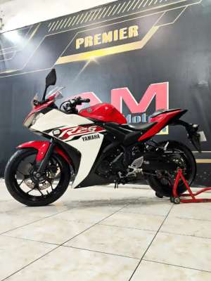 Jual bekas Super mulus Yamaha R25 2014 odo 11rb. Anugerah Motor rungkut tengah 81,lokasi di Sidoarjo