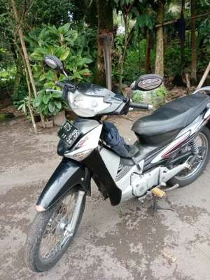 Jual bekas Supra 125 lawas 2006,lokasi di Cangkringan