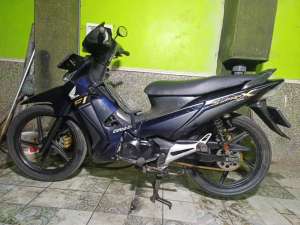 Jual bekas supra x langka warna nevy,lokasi di Babakan Ciparay