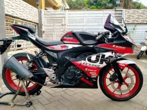 Jual bekas Suzuki GSX 150r lengkap sehat mesin segel keterangan detail dibawah,lokasi di Curug