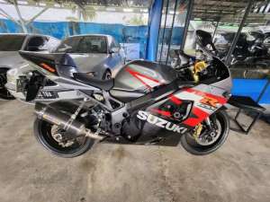 Suzuki Gsx 750 4 silinder suara real moge lokasi di Banjar Baru Utara, tersedia melalui melalui situs Olx