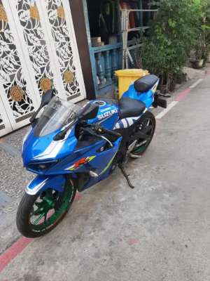 Jual bekas Suzuki GSX R 2017 Keyless,ss lengkap mesin bagus,gear set Baru,plat AE,lokasi di Karanganyar