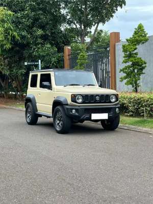 Jual bekas Suzuki Jimny JB74 Chiffon Ivory Terawat,lokasi di 