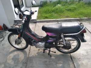 Jual bekas Suzuki Rc black bravo nopol L,lokasi di Balongbendo