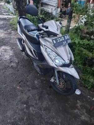 Jual bekas Suzuki Skydrive 125,lokasi di Kedungkandang