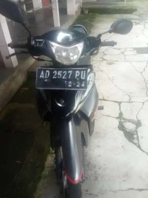 Suzuki smash sr lokasi di Karanganyar, tersedia melalui melalui situs Olx