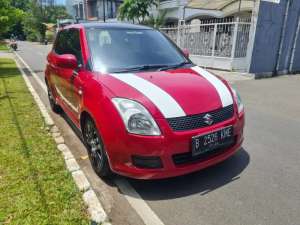 Jual bekas Suzuki Swift ST Manual 2012,lokasi di 