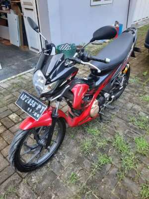 Suzukj Satria F 150 lokasi di Pajang, tersedia melalui melalui situs Olx